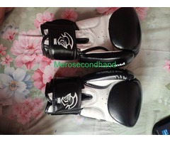 Boxing gloves and head protection